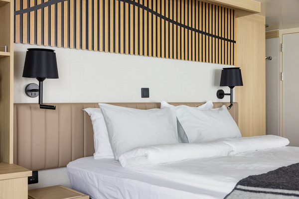 HX Hurtigruten Expeditions MS Fram Expedition Suite Grand Suite 11 ©Espen Mills.jpg